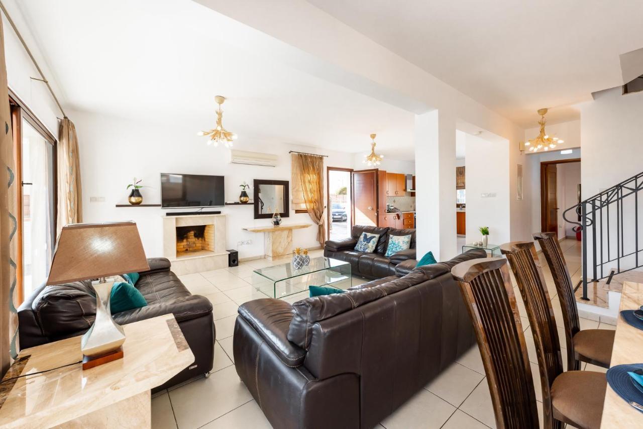 Sea Front Oceanus H2 By Ezoria Villas Αγία Νάπα Εξωτερικό φωτογραφία